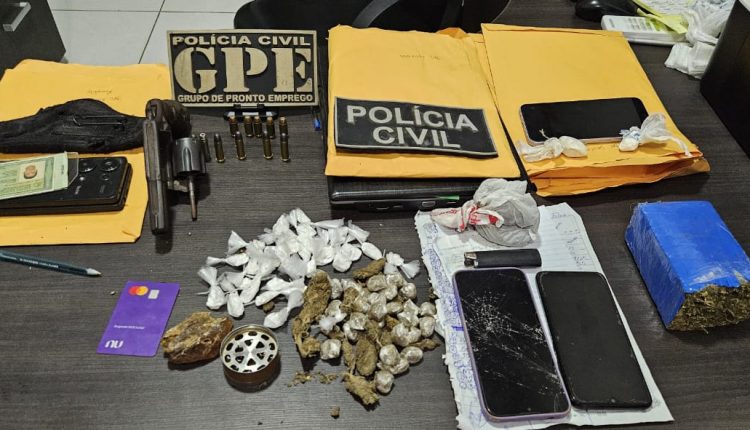 POLÍCIA CIVIL APREENDE DROGAS, ARMAS DE FOGO E PRENDE DUAS PESSOAS EM PINHEIRO