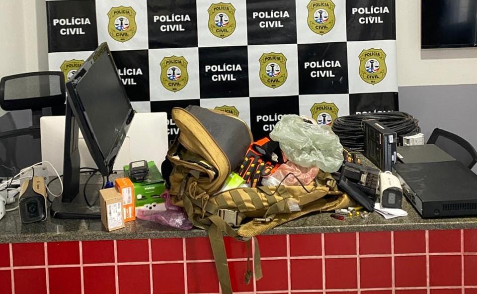 TRÊS PESSOAS SÃO PRESAS POR FURTO E RECEPTAÇÃO DE EQUIPAMENTOS DE MINERADORA EM SÃO PEDRO DA ÁGUA BRANCA