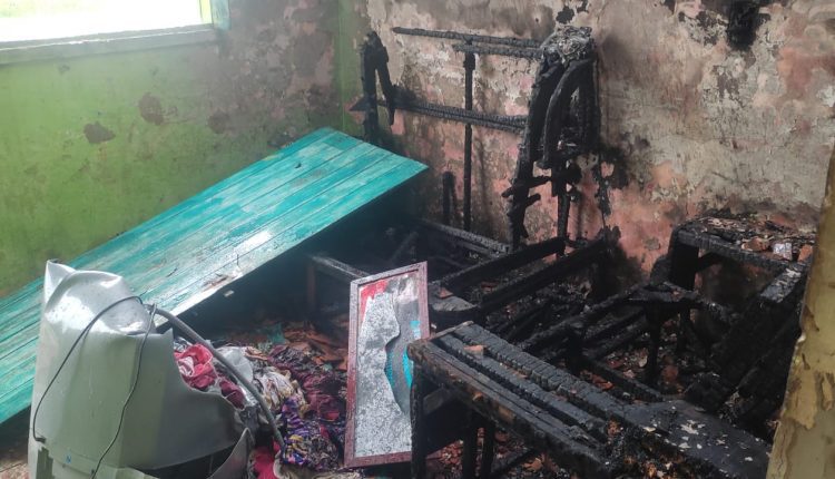 POLÍCIA CIVIL PRENDE MULHER QUE ATEOU FOGO EM RESIDÊNCIA COM CRIANÇA DENTRO, EM PORTO RICO