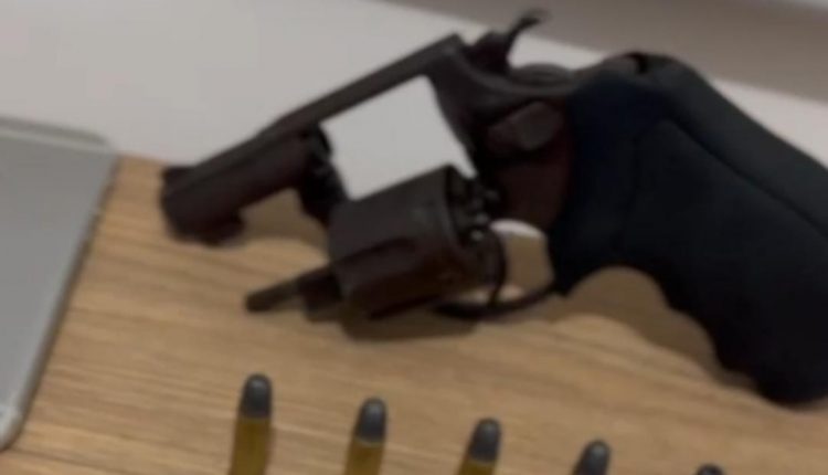 POLÍCIA CIVIL PRENDE DOIS HOMENS POR TRÁFICO DE DROGAS E POSSE IRREGULAR DE ARMA DE FOGO EM SÃO DOMINGOS DO MARANHÃO