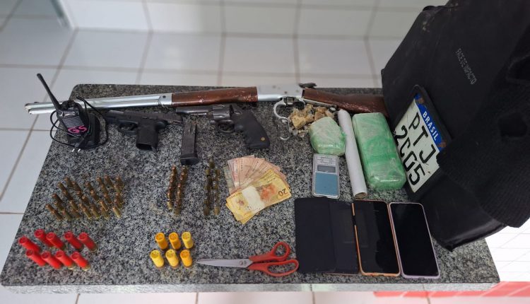 OPERAÇÃO POLICIAL PRENDE TRÊS HOMENS POR TRÁFICO DE DROGAS E POSSE IRREGULAR DE ARMA DE FOGO EM GUIMARÃES