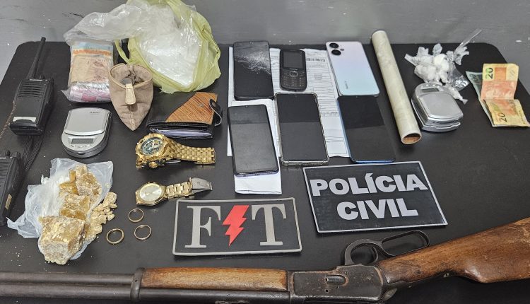 QUATRO PESSOAS SÃO PRESAS POR TRÁFICO DE DROGAS EM PINHEIRO